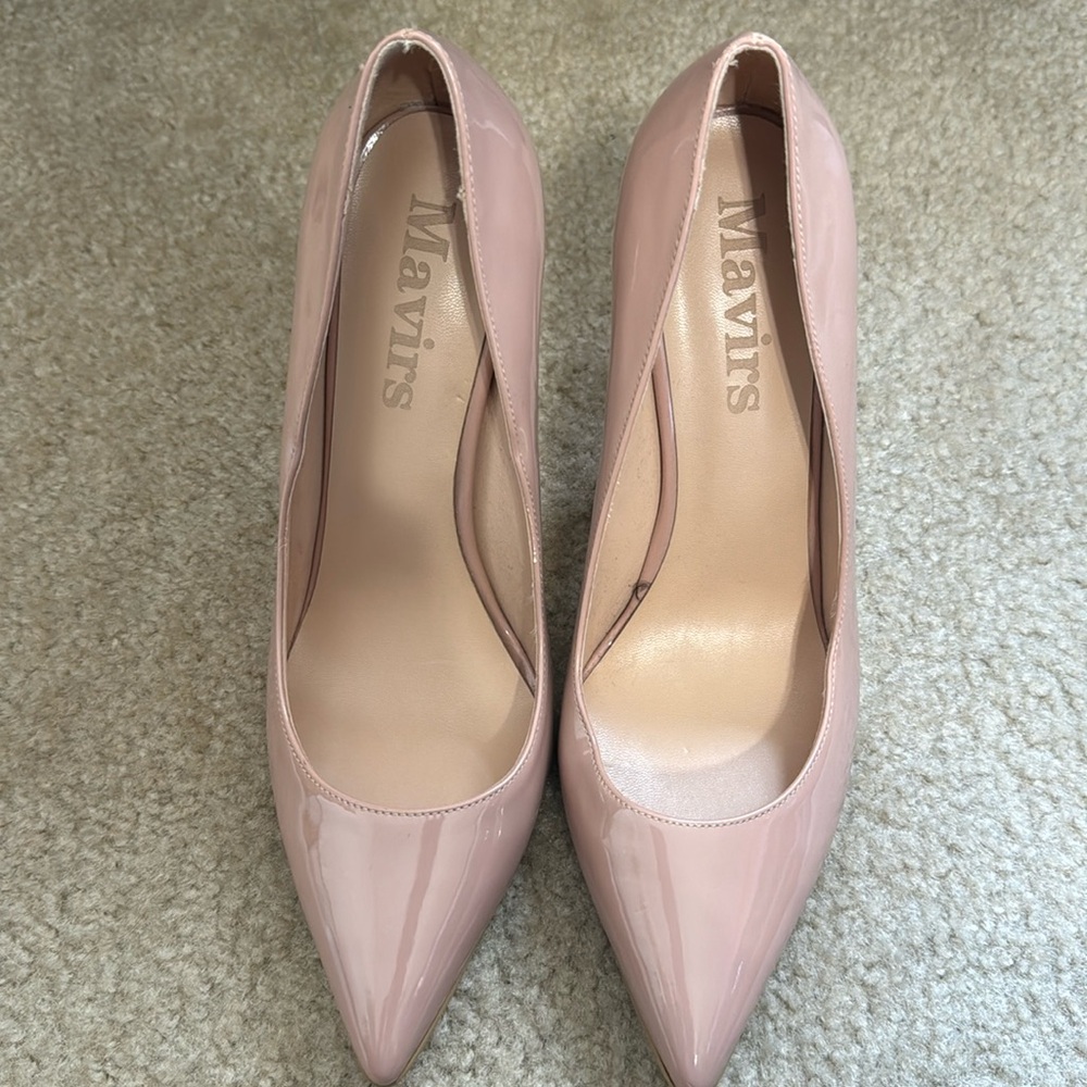 Brand new never work heels - nude